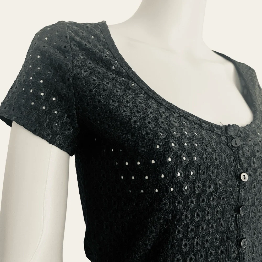 H & M black eye let patterned boho coquette twee fitted crop top Women Medium